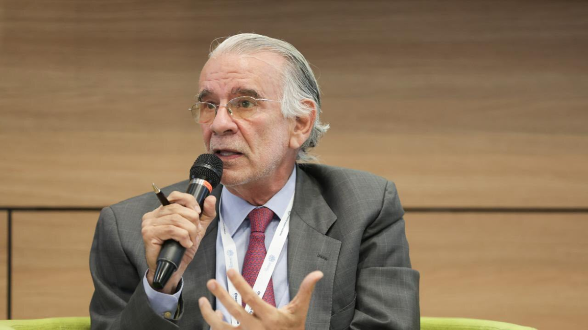 Eduardo Verano afronta el traspaso de ‘los Costeños’ y ‘los Pepes’

 – Tinta clara