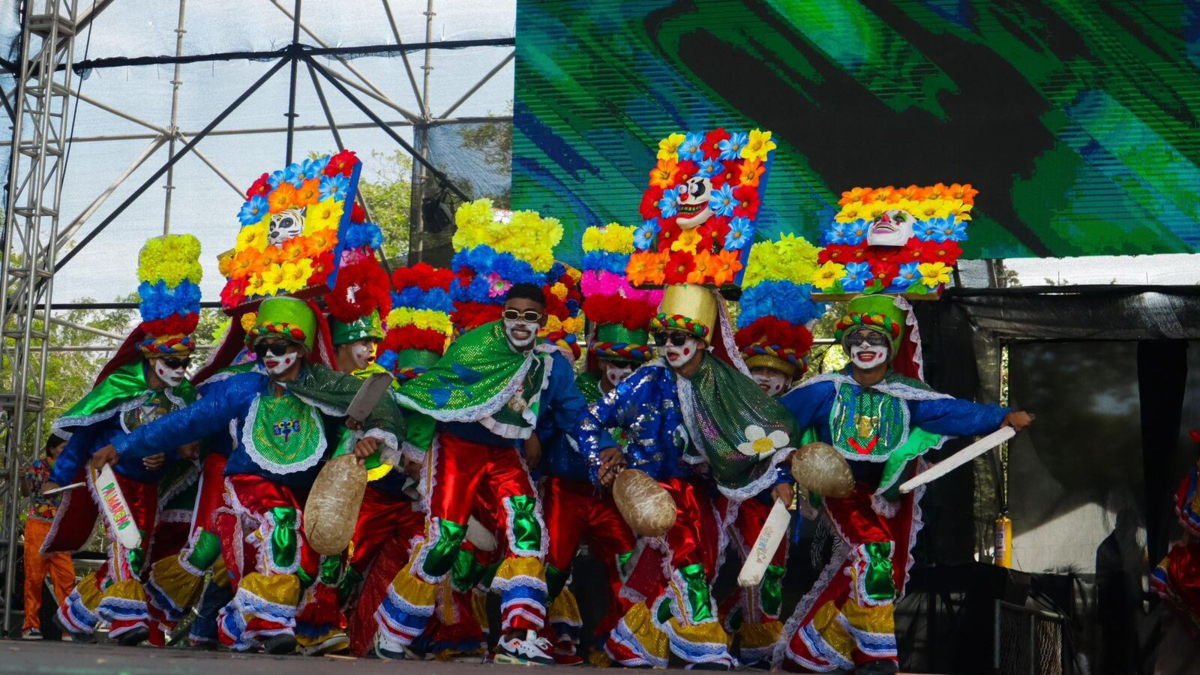 Cerca de 30 agrupaciones folclóricas izarán sus banderas y encaminarán hacia el Carnaval 2026

 – Tinta clara