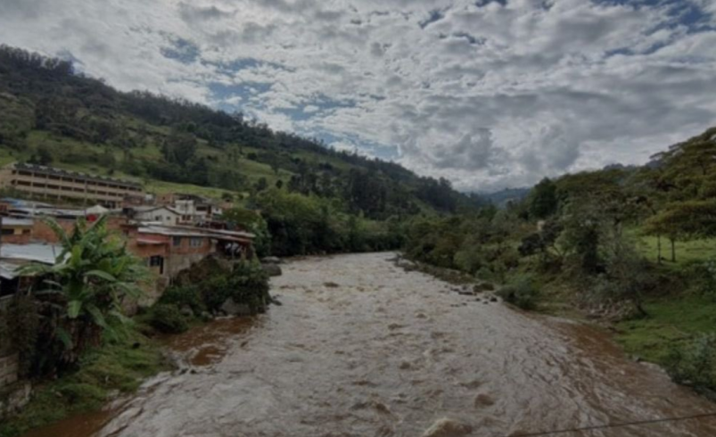 Las inundaciones afectan a varios sectores y dejan 10 muertos, 21 heridos y más de 1.200 familias afectadas

 – Tinta clara