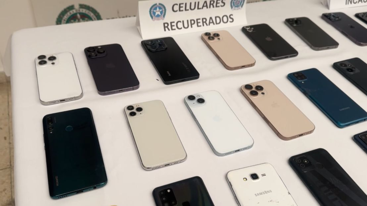 Drogas, caja fuerte y lo que se encontró tras capturar a una peligrosa banda de ladrones de celulares de alta gama durante el Carnaval de Blancos y Negros en Pasto

 – Tinta clara