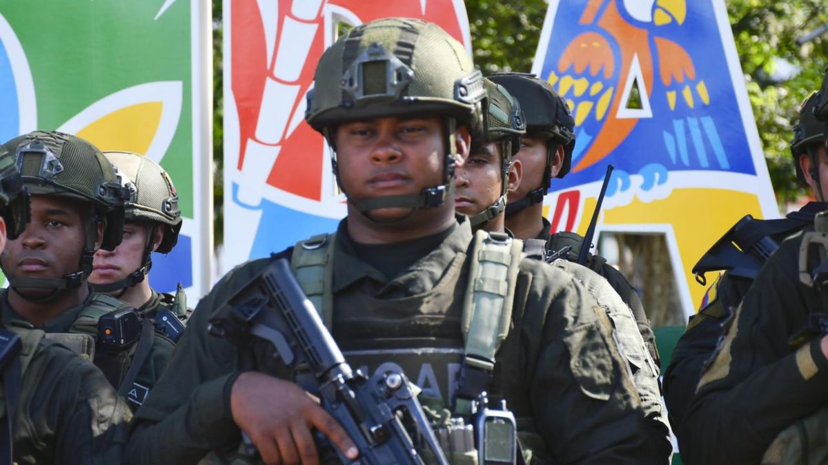 Los 50 policías capacitados para enfrentar a los violentos con drones y fortalecer la seguridad, tras asesinatos y criminalidad en el Valle: ¿cómo operarán?

 – Tinta clara