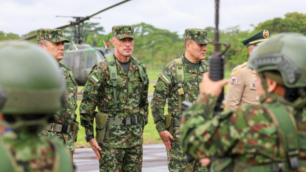 Se reportaron fuertes combates entre el Ejército y disidencias al mando de alias ‘Calarcá’ en zona rural de Vistahermosa, Meta

 – Tinta clara