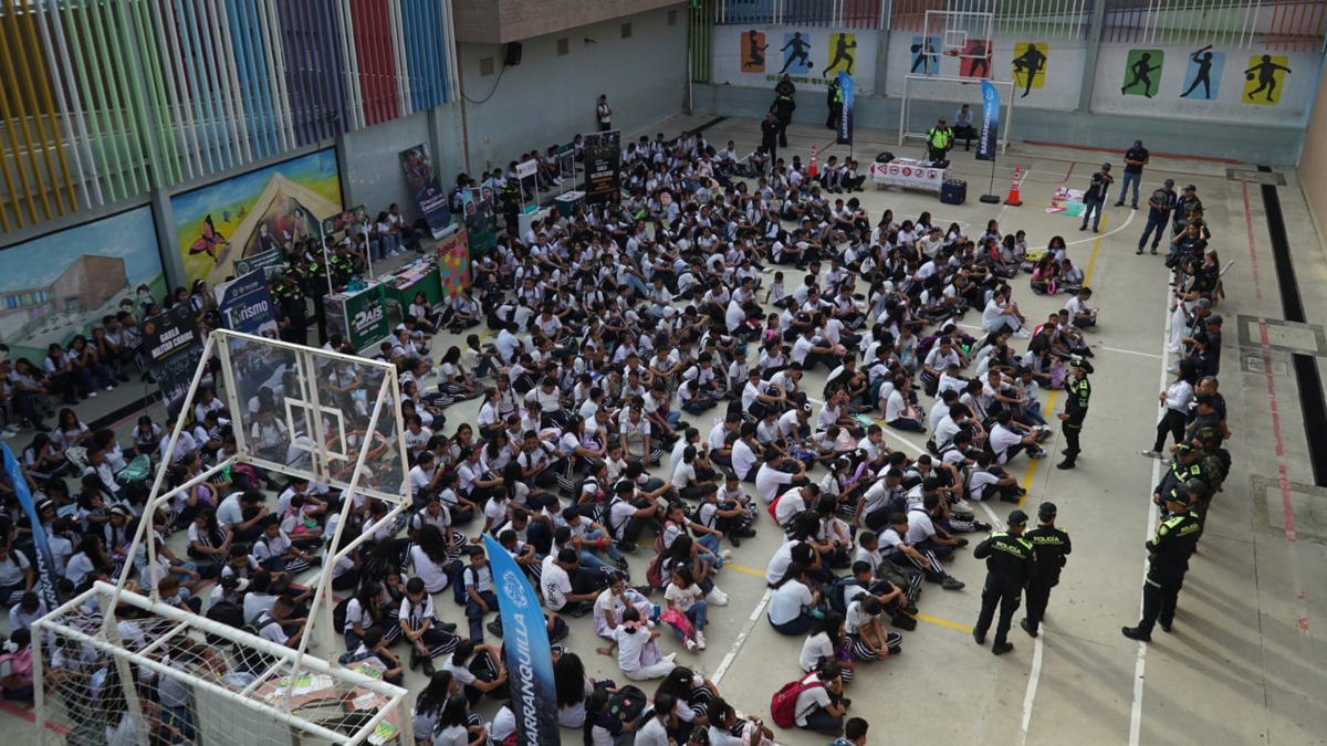 Así fue el regreso a clases y la bienvenida a un nuevo año escolar

 – Tinta clara