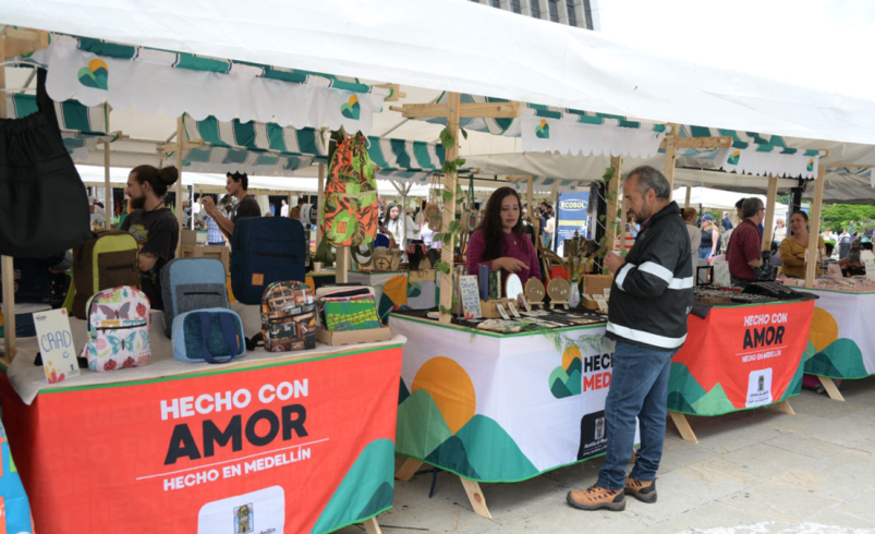 ¿Quién dijo que las ferias de emprendimiento son cosa del pasado? Medellín facturó $9.500 millones en 2025 y sigue creciendo

 – Tinta clara
