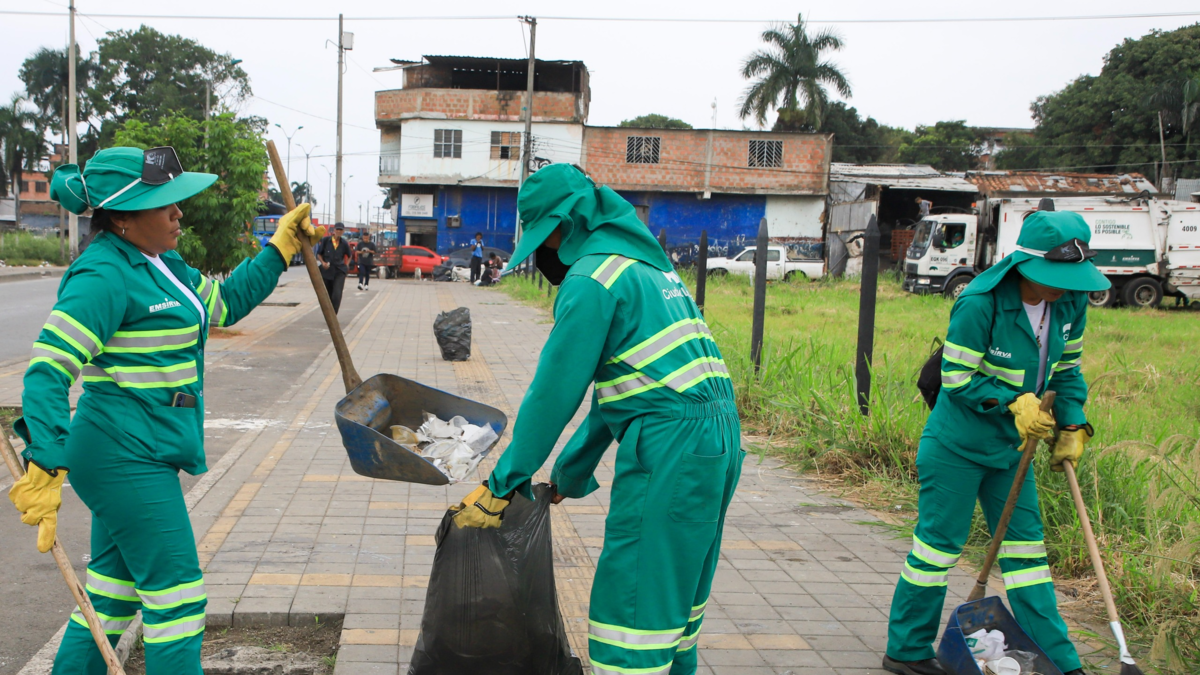 ¿Qué pasará con los cobros de limpieza para los caleños que vienen en una sola factura de Emcali, tras el anuncio de libre competencia entre operadores?

 – Tinta clara