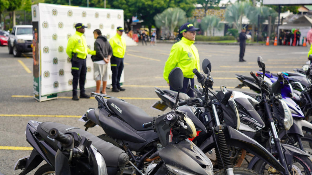 Así cayeron dos de los más buscados de Cali, identificados entre los presuntos ladrones de motos más grandes de la ciudad: ¿quiénes son?

 – Tinta clara