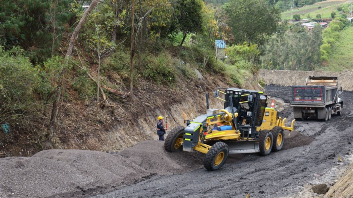 Vía al Llano, en alerta por el derrumbe del kilómetro 18 que podría reactivarse en abril por falta de obras y que amenaza con otro cierre prolongado

 – Tinta clara