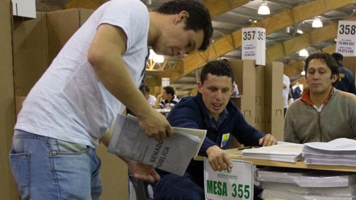 Así se despliegan las tablas y la seguridad

 – Tinta clara