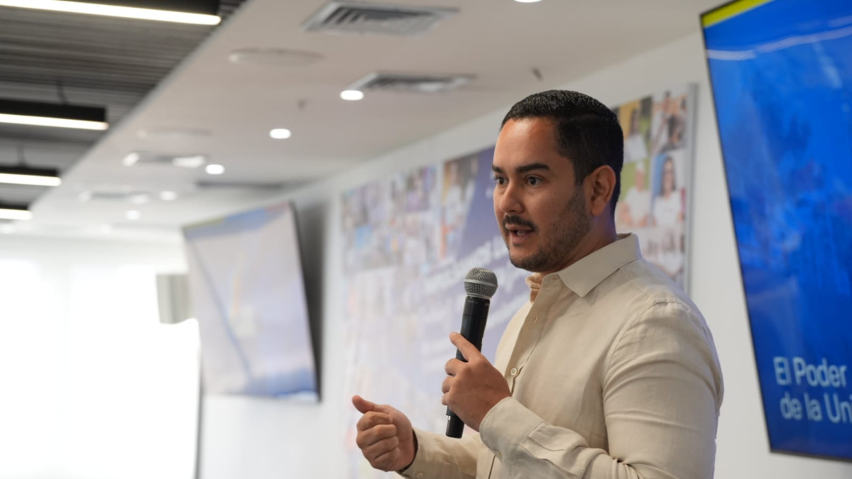 Gobernadores del Caribe impulsan su propio Plan Energético para enfrentar fallas del sistema y aprovechar su potencial solar y eólico

 – Tinta clara