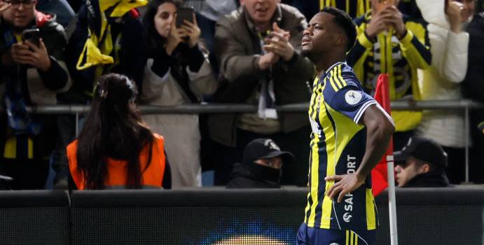 Jhon Jáder Durán empezó el 2026 con un gol en la Supercopa de Turquía

 – Tinta clara