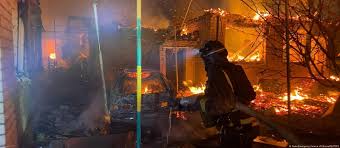 Ataque ruso deja al Parlamento y a miles de edificios en Kiev sin electricidad ni calefacción – EXTRA

 – Tinta clara