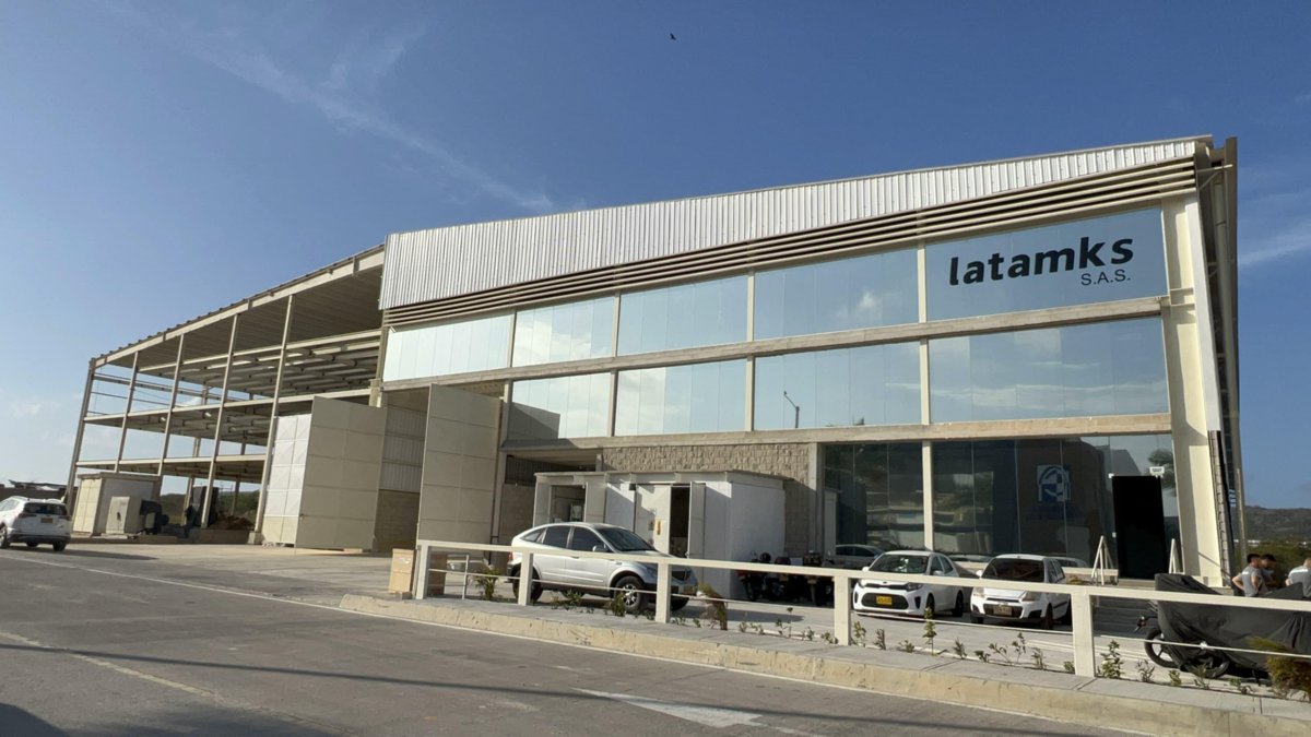 la empresa de alta tecnología que inaugura una planta en la Zona Franca de Cayena para promover las exportaciones a Estados Unidos

 – Tinta clara