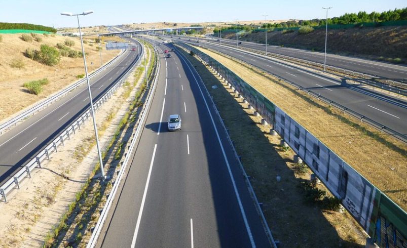 Desatascar Madrid no es tarea fácil, pero los vecinos de Colmenar Viejo y Tres Cantos creen tener la solución: cerrar la M-50

 – Tinta clara