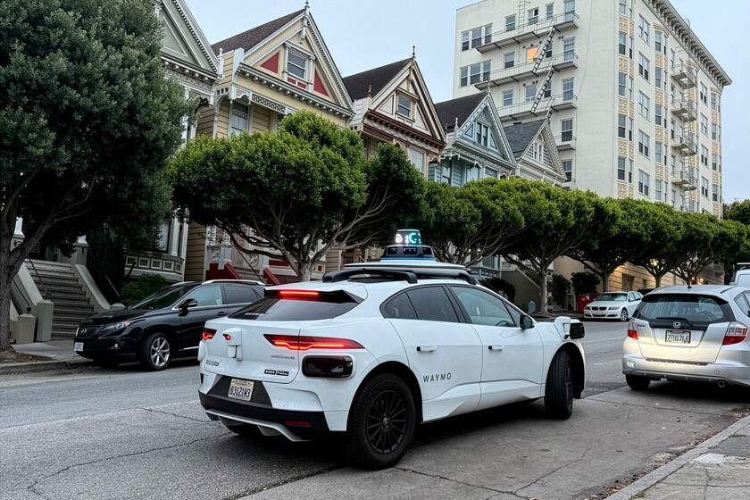 Los robotaxis no necesitaban conductor, pero Waymo ha acabado pagando a repartidores para que cerraran las puertas entreabiertas

 – Tinta clara