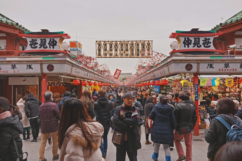 Japón lleva años queriendo menos turistas. Ahora teme que China esté haciendo realidad sus deseos.

 – Tinta clara