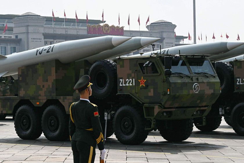 Ahora pueden hundir cualquier cosa, incluso islas.

 – Tinta clara