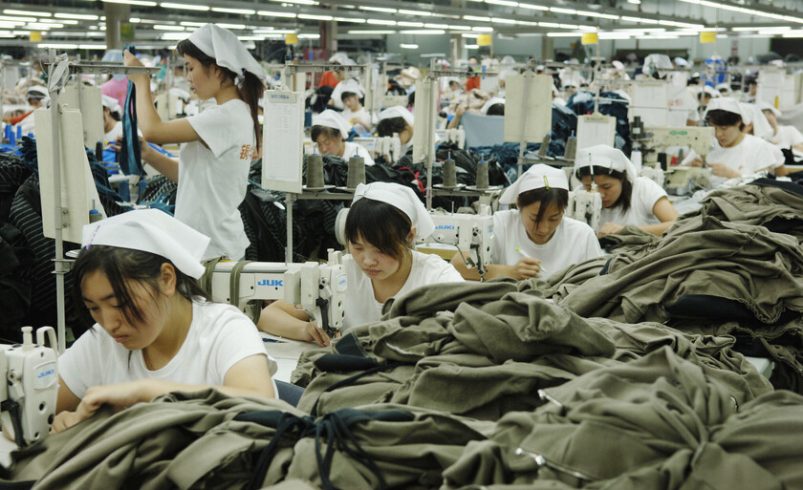 Llevamos años hablando del «día 996» en las empresas chinas. La realidad es más compleja: «día 323»

 – Tinta clara