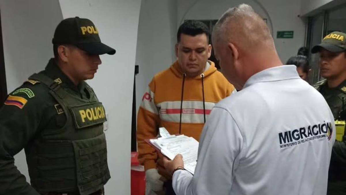 Alias ​​’Digno Palomino’ permanecerá preso por investigación de 17 homicidios en Barranquilla y su área metropolitana

 – Tinta clara