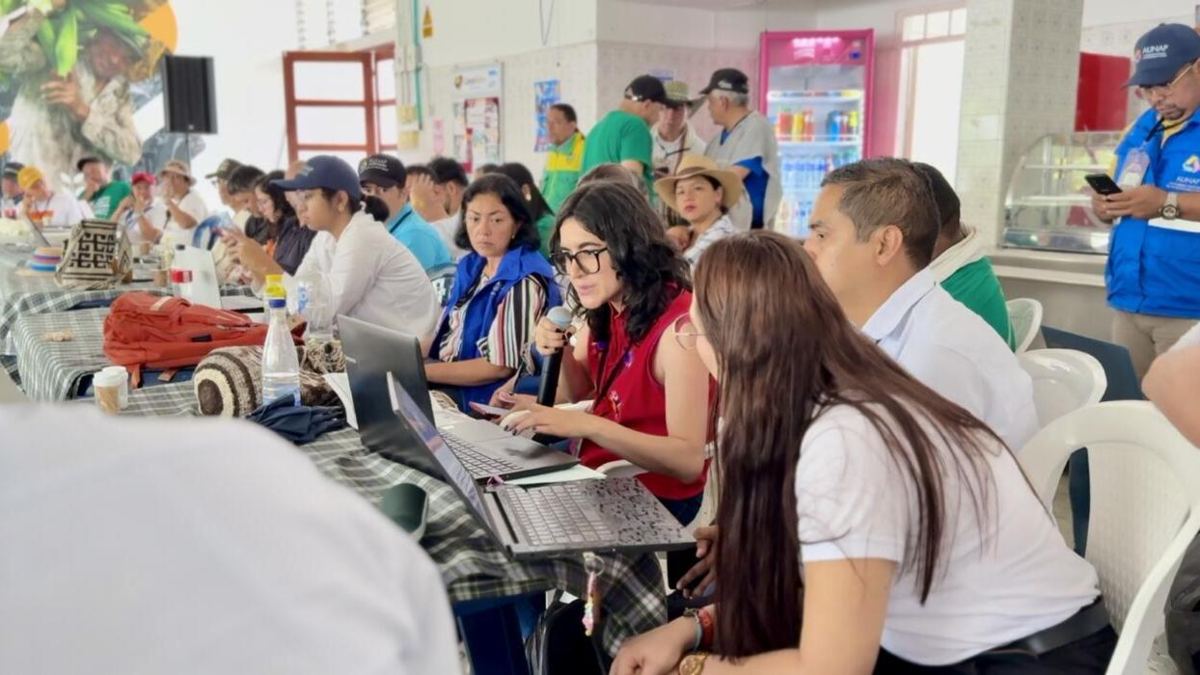 ‘No puede haber paz si no hay reforma agraria, no puede haber paz si no hay restitución de tierras’, Aura Bolívar, subdirectora de la URT

 – Tinta clara