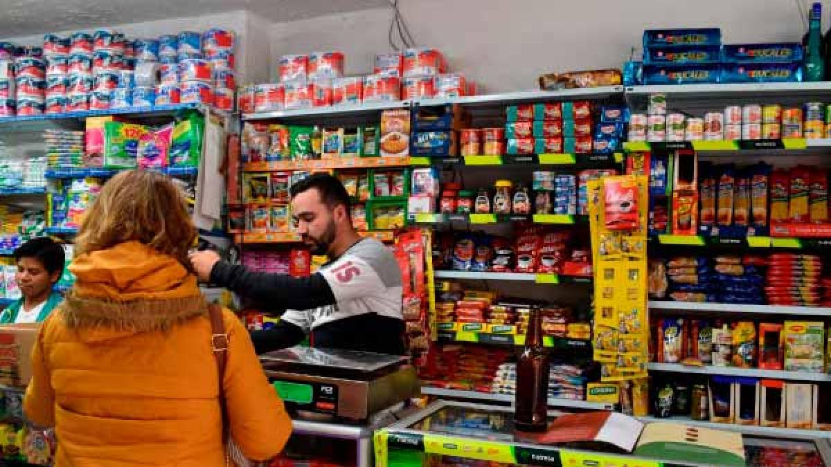 Los colombianos van menos a las tiendas de barrio y aumentan un poco las compras

 – Tinta clara