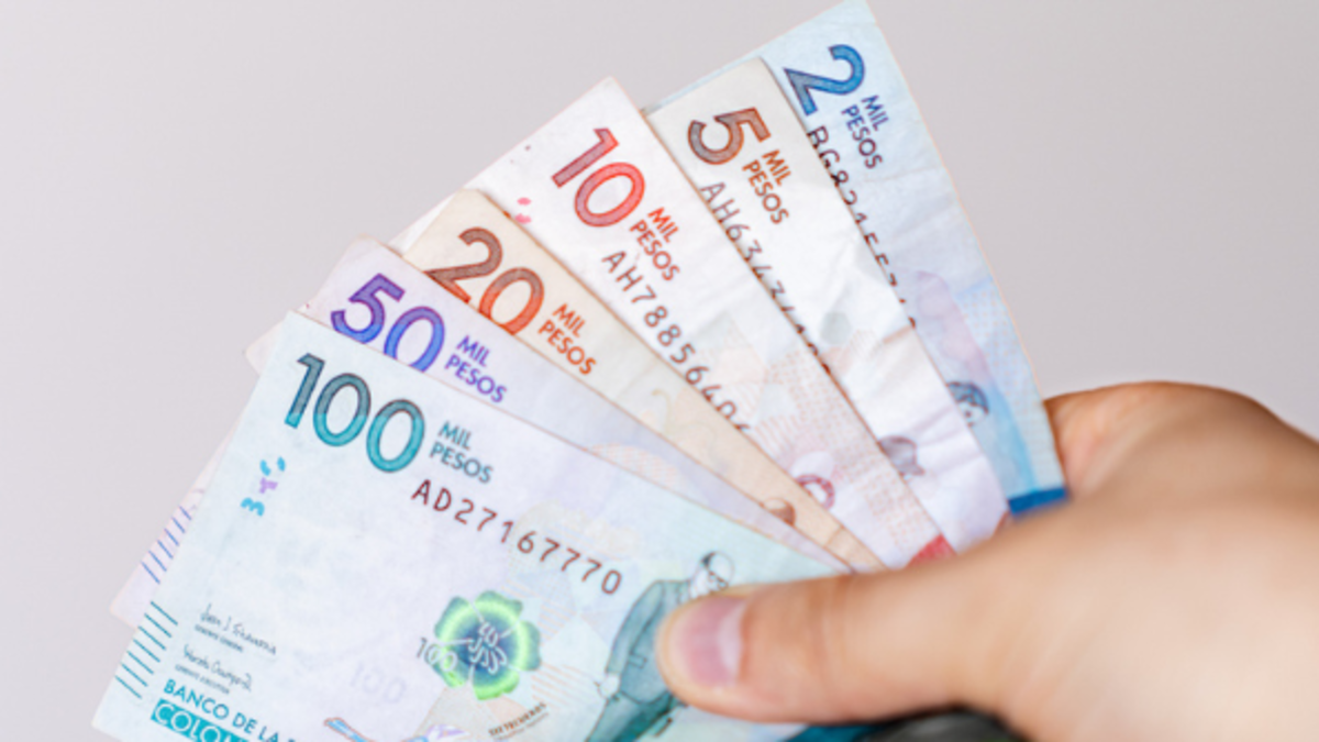 Un aumento del 23% en el mínimo tendría un costo adicional de $3.800 millones para el gobierno, según Anif

 – Tinta clara