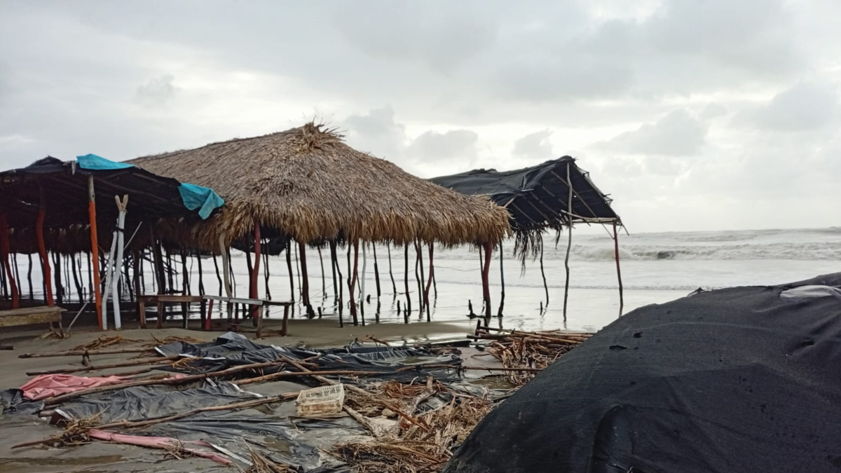 La zona insular de Cartagena permanece cerrada y hay restricciones a la navegación por la furia de los vendavales y el oleaje

 – Tinta clara