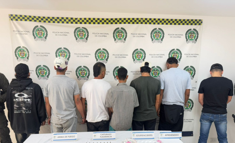 Cayeron seis presuntos integrantes del brazo armado de ‘Los Flacos’, que mantienen un violento litigio con Nueva Generación en el norte del Valle.

 – Tinta clara