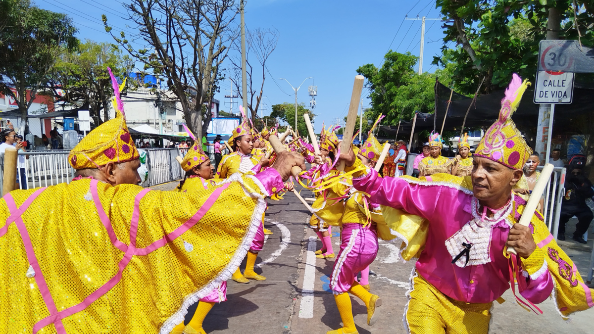 ¡El Gran Desfile de la Tradición 2026 está por comenzar! Así se prepara la Vía 40 para el segundo día del Carnaval de Barranquilla

 – Tinta clara