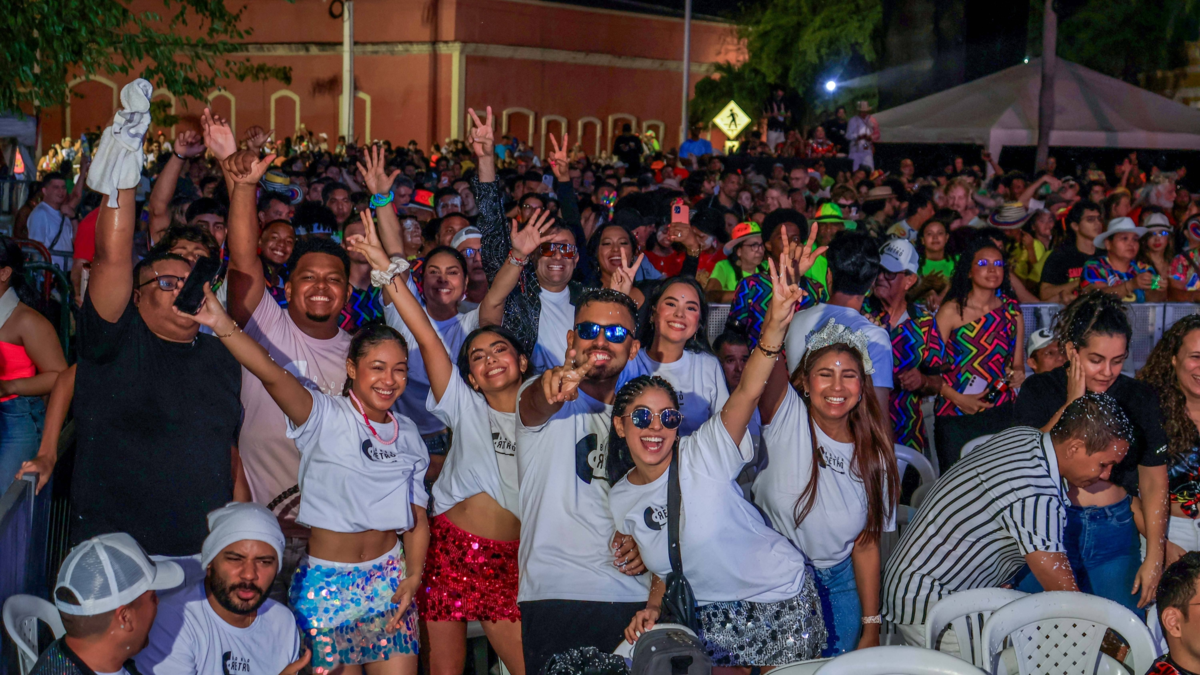 Saxon Sound System llevó su sonido londinense a la fiesta

 – Tinta clara