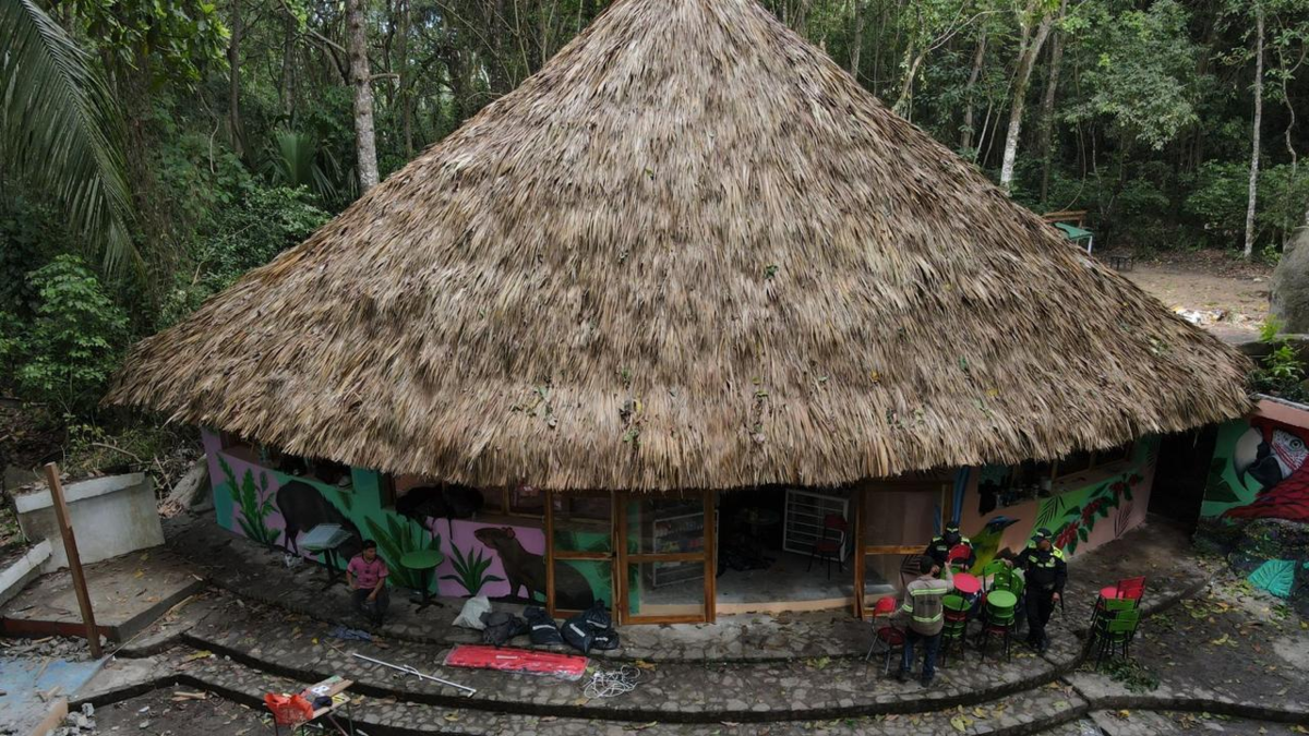 El complejo turístico ilegal que desató una crisis ante la reapertura del parque Tayrona: detrás estaría un poderoso capo como responsable

 – Tinta clara