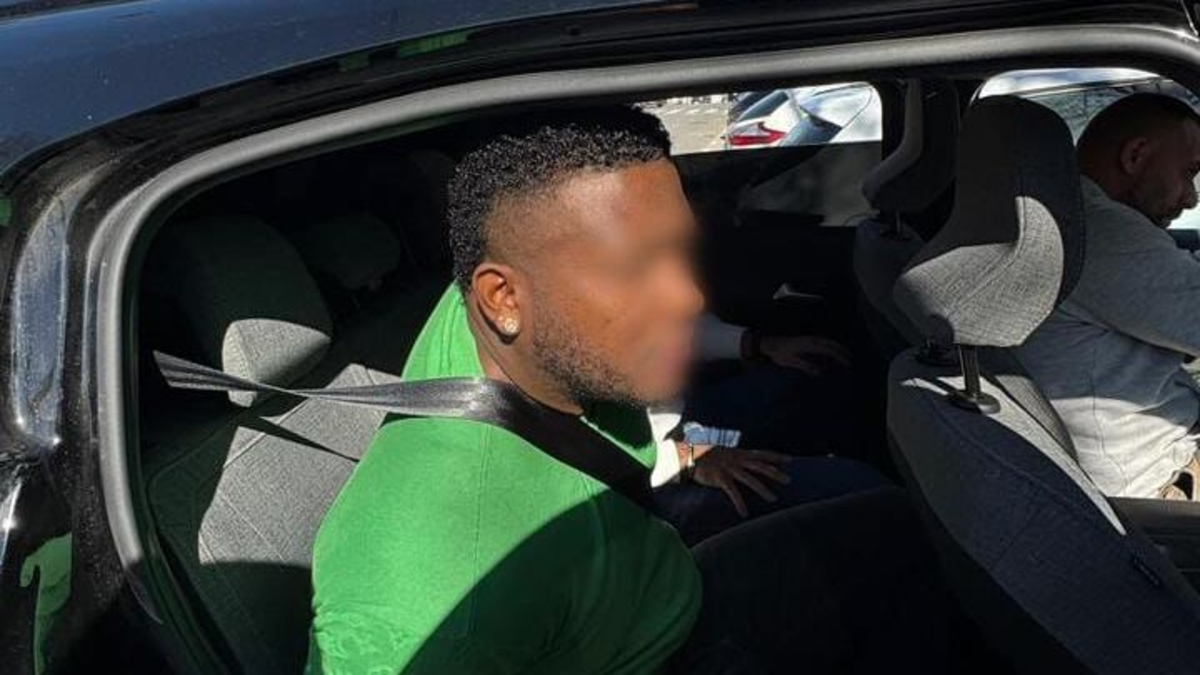 Indicios que llevaron a Colombia y España a unirse para capturar a ‘Diego Optra’, heredero del clan narco Bustamante; este es el cabecilla

 – Tinta clara