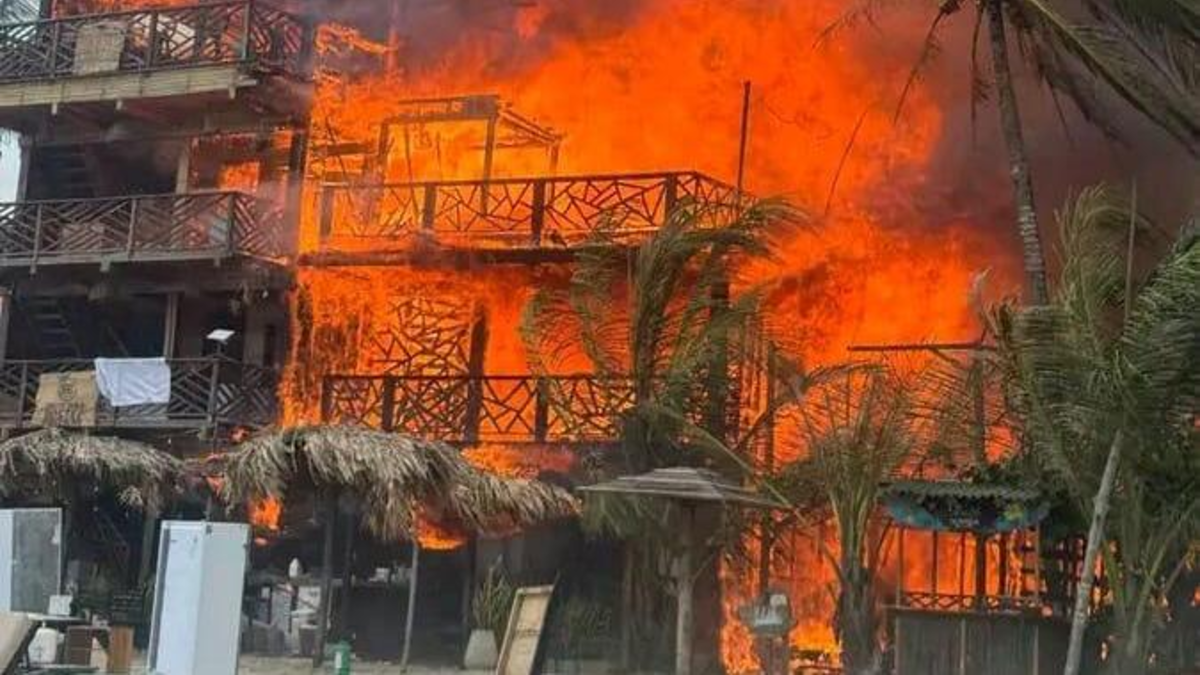 Una nueva tragedia enfrenta la Troncal Caribe: incendio destruyó complejo de cabañas y restaurante, dejando pérdidas millonarias

 – Tinta clara
