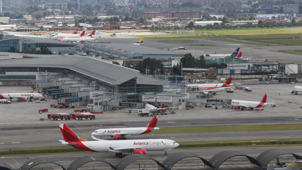 Aviso de turbulencia | Análisis de Ricardo Ávila – Tinta clara