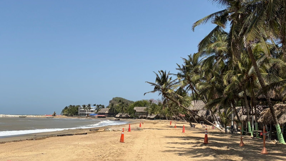 Crece expectativa en la comunidad turística por nuevas imágenes del proyecto de espolón y recuperación de playas en Santa Verónica

 – Tinta clara