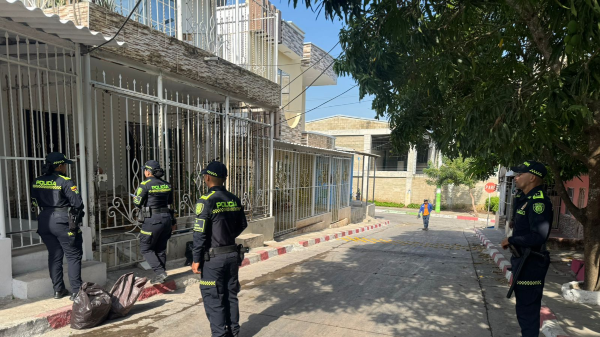 Autoridades refuerzan controles y patrullajes en Las Américas: en dos semanas, masacre y asesinato de estudiante del SENA

 – Tinta clara