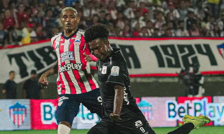 Junior de Barranquilla venció al América de Cali en la última jugada

 – Tinta clara