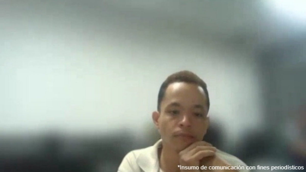 Capturan a hombre en Manrique por retener a su pareja

 – Tinta clara