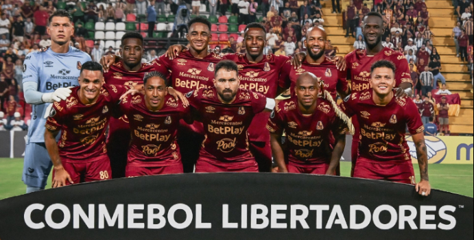 Deportes Tolima avanza en la Libertadores tras definición por penales

 – Tinta clara