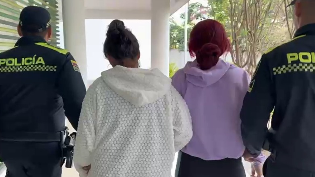 Dos mujeres en Bucaramanga son acusadas de asesinar al presunto abusador de menor: Policía investiga el caso

 – Tinta clara