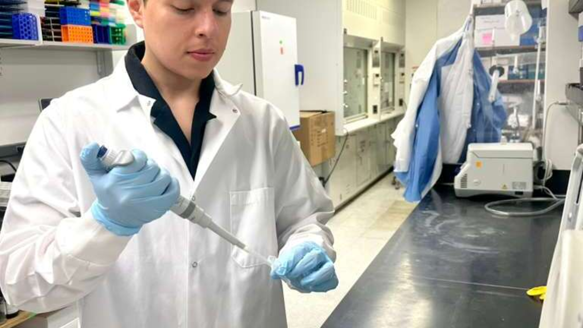 El científico colombiano que desde Estados Unidos lidera la investigación para desarrollar los antibióticos del futuro: esta es su historia

 – Tinta clara