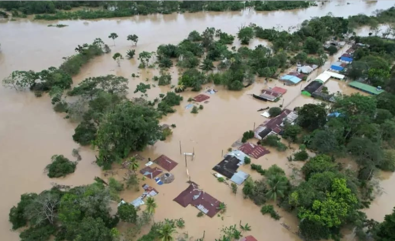 Las inundaciones ya dejan más de 15 mil víctimas y graves daños en varios municipios

 – Tinta clara