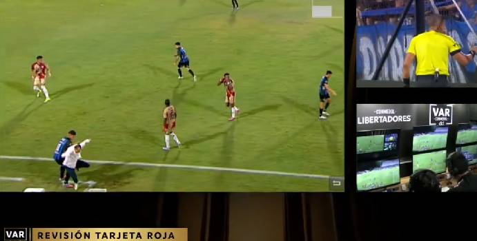 El VAR expulsó a Alejandro Restrepo por pisar el balón de un rival

 – Tinta clara