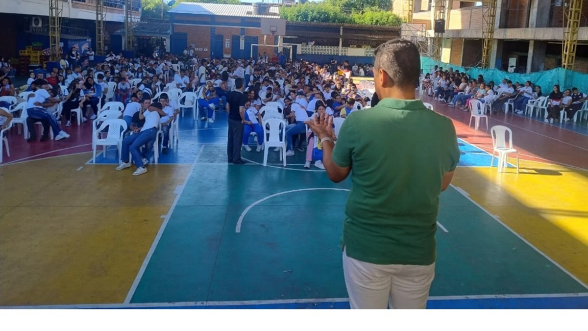 la fundación en la frontera que combate la sobreedad escolar y la crisis emocional de los adolescentes

 – Tinta clara