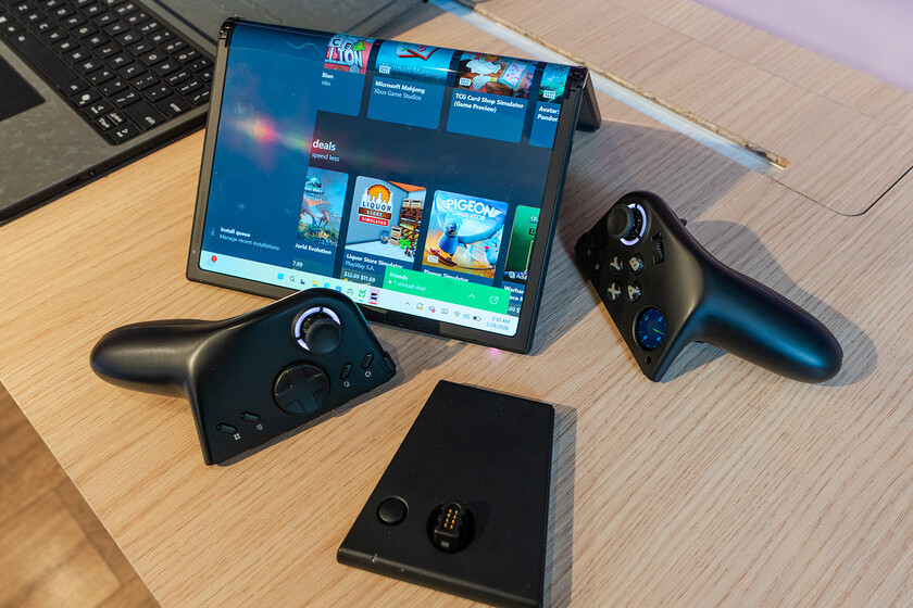 Pensé que las consolas portátiles ya estaban definidas. Lenovo ha decidido que también se podrán doblar por la mitad

 – Tinta clara