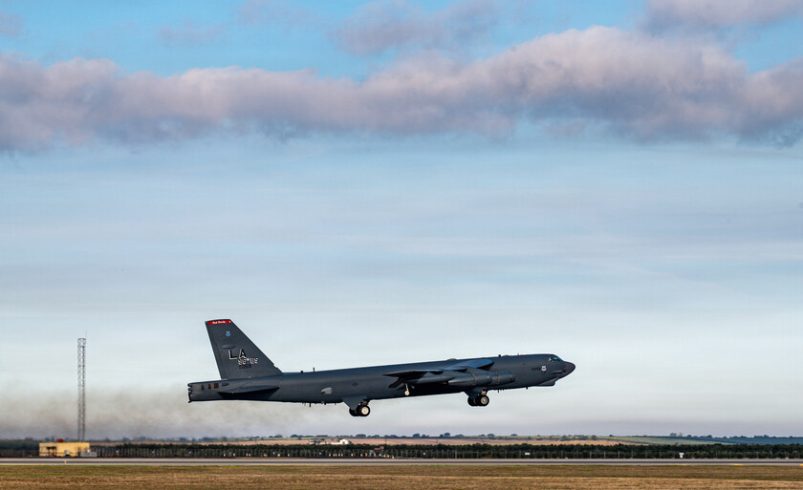 Trump amenaza con “cortar todo comercio”

 – Tinta clara