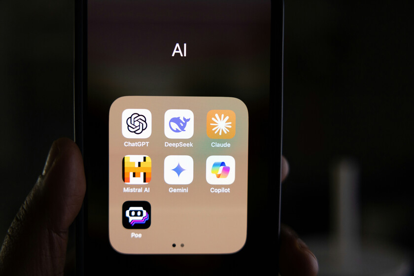 La buena noticia es que los modelos de IA son cada vez más potentes. Lo malo es que todos acaban diciendo lo mismo.

 – Tinta clara