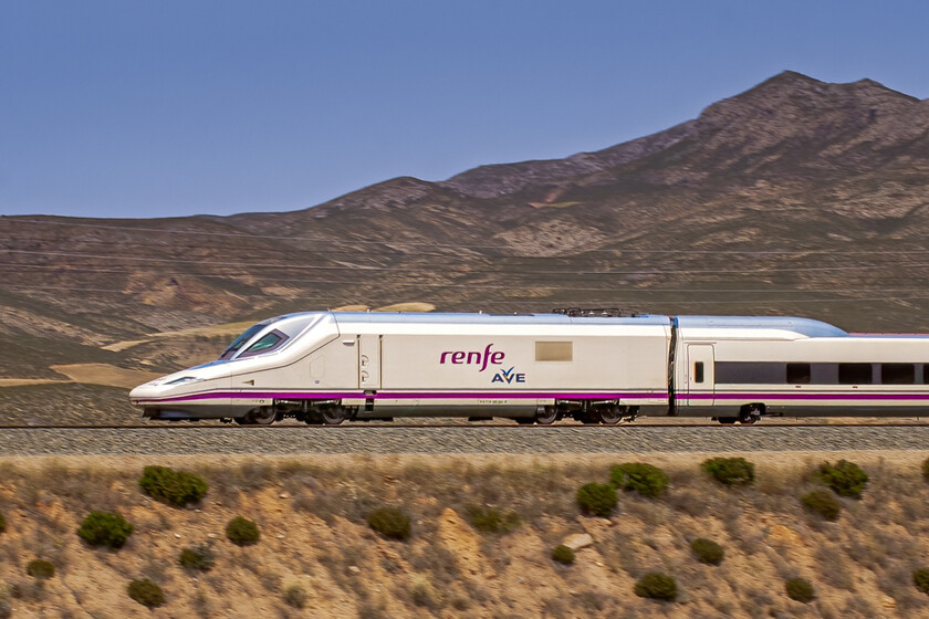 Una web nos ha confirmado que las carreteras españolas tienen 1000 puntos de conflicto. Y Adif nos ha demostrado que puede bloquearlo en horas

 – Tinta clara
