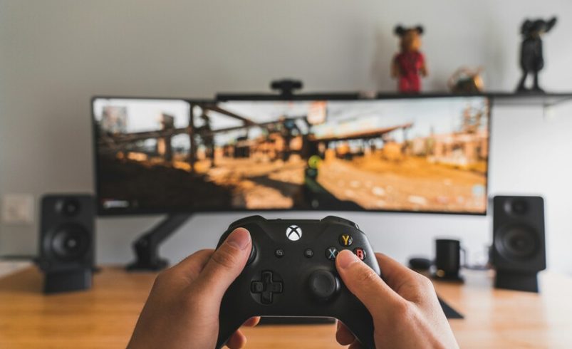 Es pura resiliencia frente a un mundo roto.

 – Tinta clara