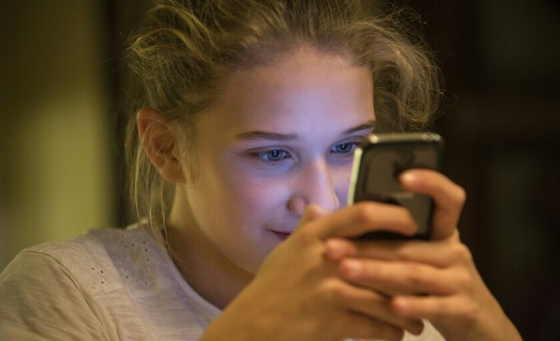 Sabíamos que los teléfonos móviles tenían un impacto en la salud mental de los niños. Un estudio ha definido la frontera: 16 años

 – Tinta clara