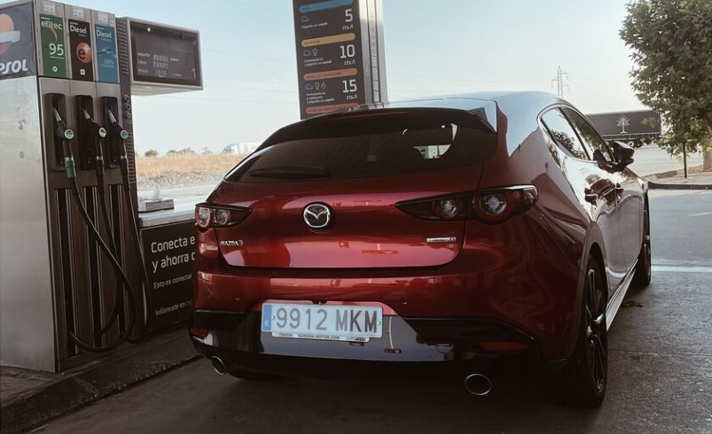 He calculado cuánto gastaré en gasolina esta Semana Santa. Ya estoy buscando un coche eléctrico.

 – Tinta clara